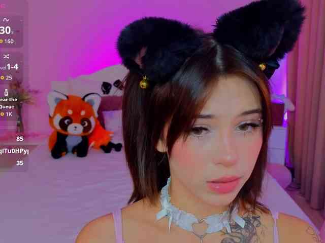 CoralineJones webcam