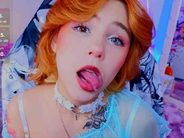 CoralineJones webcam