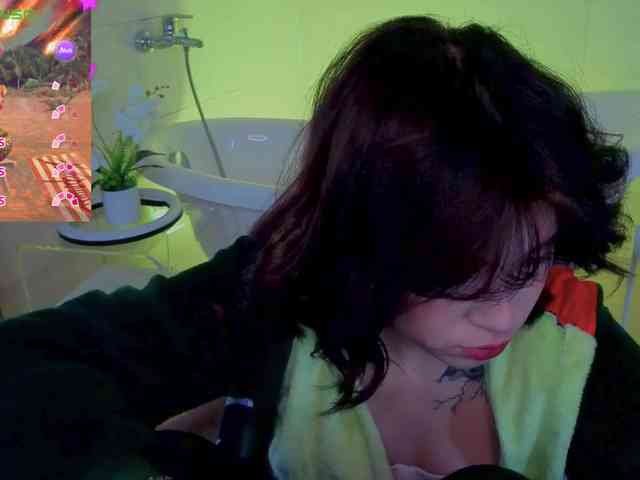 CoralineJones webcam
