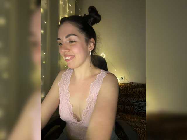 Vika19981 live cam on BongaCams