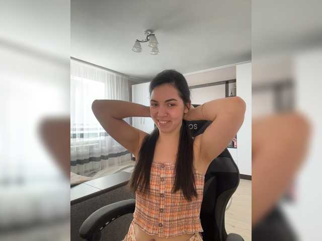 Vika19981 live cam on BongaCams