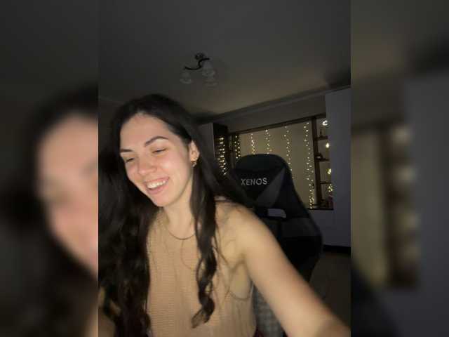Vika19981 live cam on BongaCams