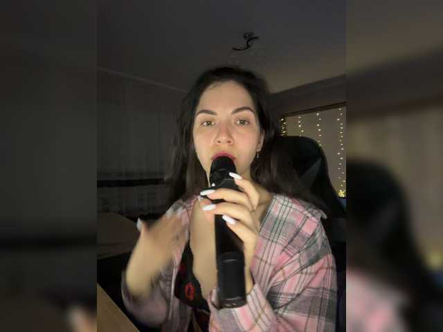 Vika19981 live cam on BongaCams