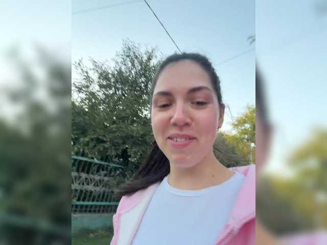 Vika19981 live cam on BongaCams