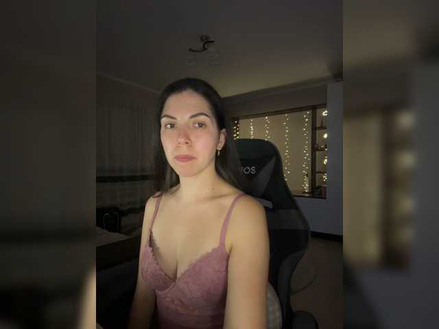 Vika19981 live cam on BongaCams