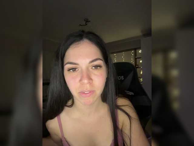 Vika19981 live cam on BongaCams
