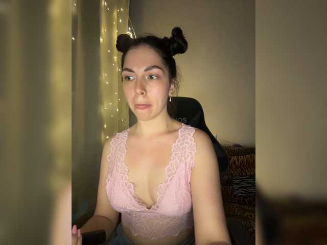 Vika19981 live cam on BongaCams