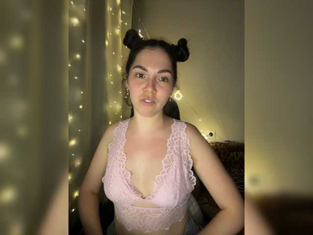 Vika19981 live cam on BongaCams