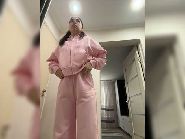 Vika19981 live cam on BongaCams