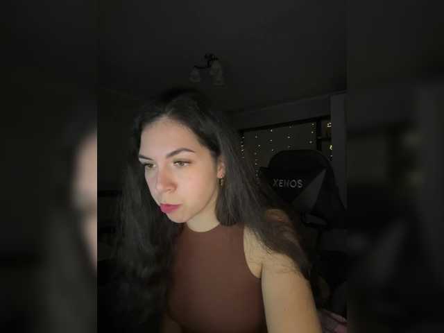Vika19981 live cam on BongaCams