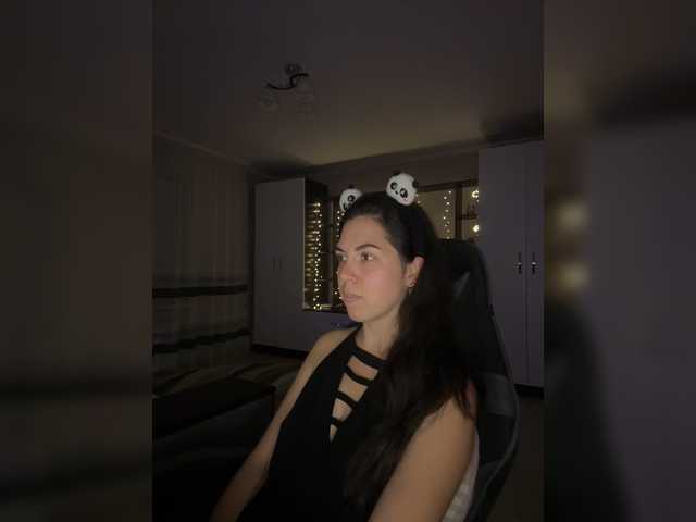 Vika19981 live cam on BongaCams