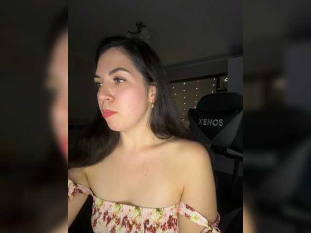 Vika19981 live cam on BongaCams