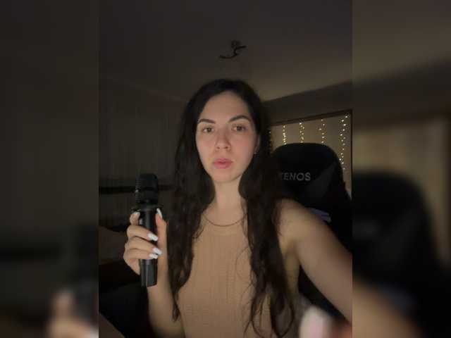 Vika19981 live cam on BongaCams