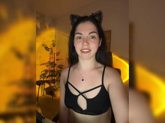 Vika19981 live cam on BongaCams