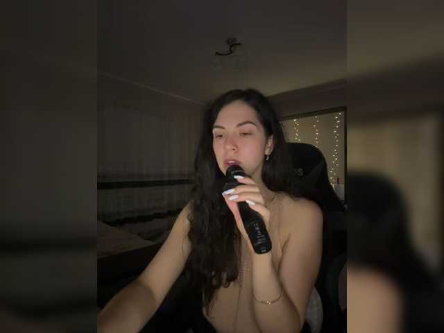 Vika19981 live cam on BongaCams