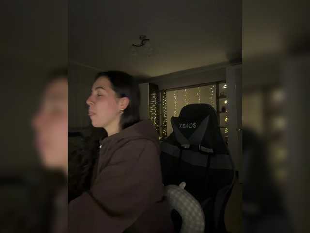 Vika19981 live cam preview