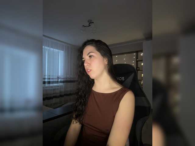 le modèle Vika19981 est en webcam porno dans un show sur le site bongacams, il possède les tags suivants: White/Caucasian,Brunette,Shaved
