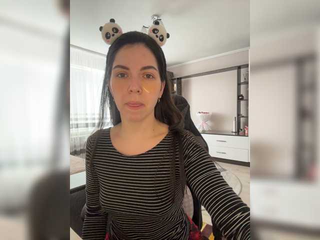 Vika19981 live cam on BongaCams