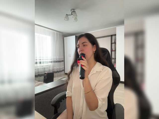 Vika19981 live cam on BongaCams