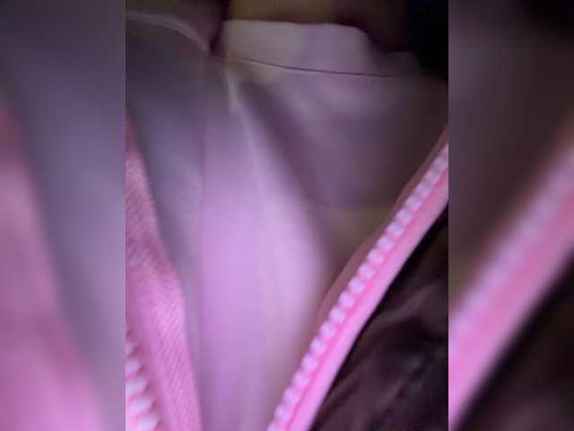 Vika19981 live cam on BongaCams