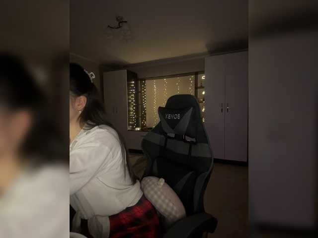 Vika19981 live cam on BongaCams
