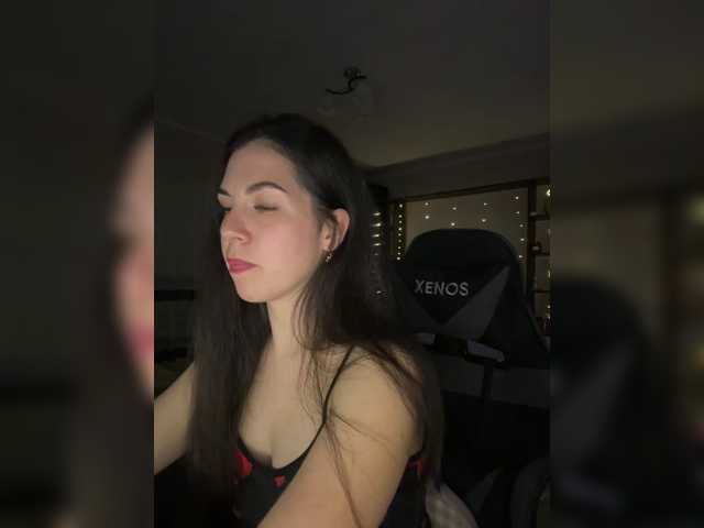 Vika19981 live cam on BongaCams