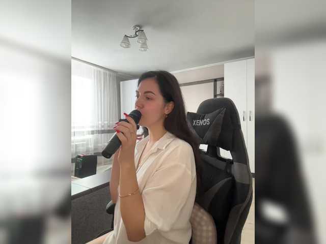 Vika19981 live cam