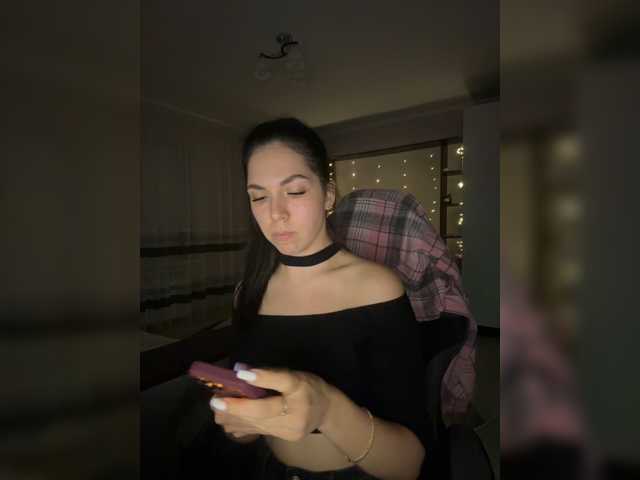 Vika19981 live cam on BongaCams