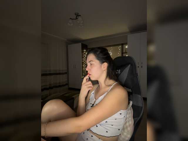 Vika19981 live cam on BongaCams