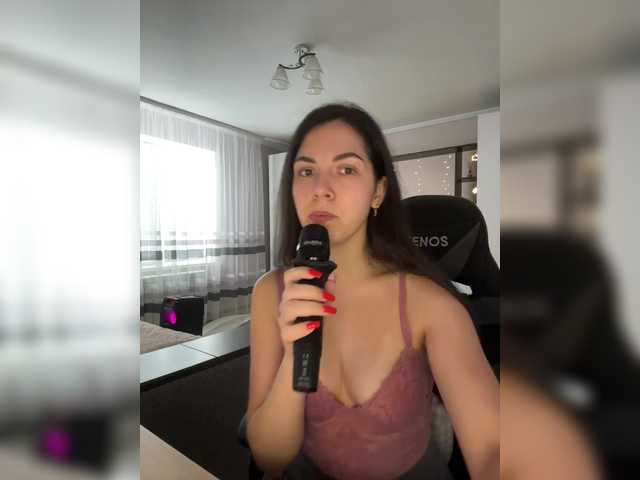 Vika19981 live cam on BongaCams