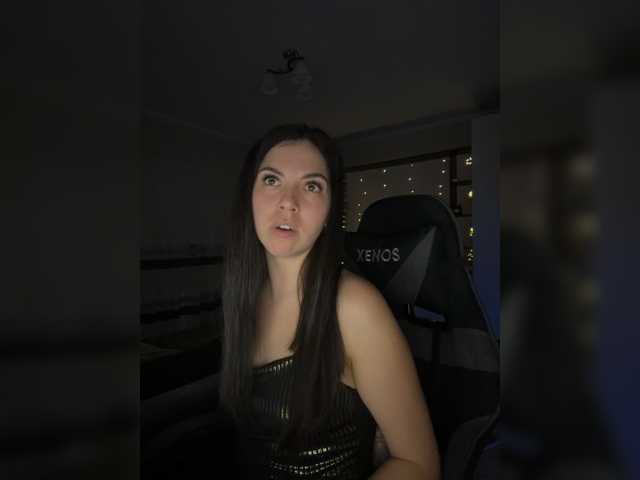 Vika19981 live cam on BongaCams