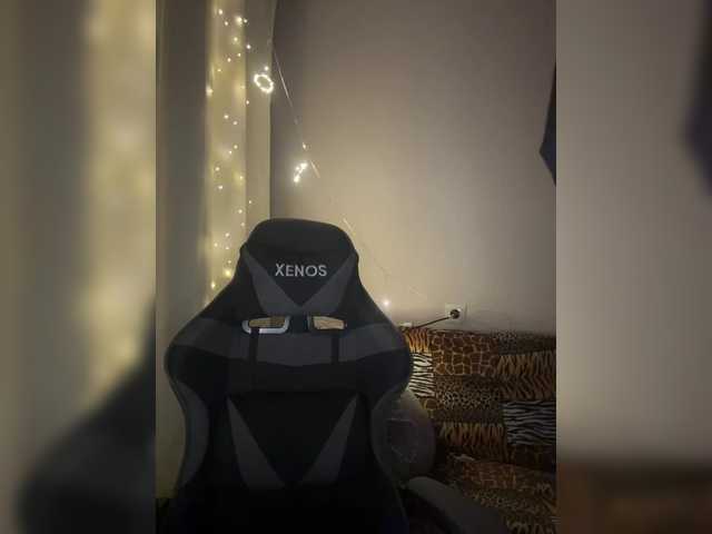 Vika19981 live cam on BongaCams