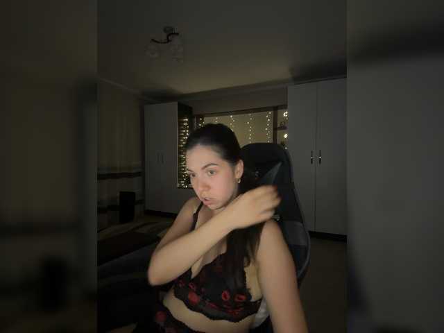 Vika19981 live cam on BongaCams
