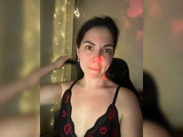 Vika19981 live cam on BongaCams