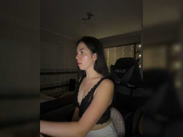 Vika19981 live cam on BongaCams