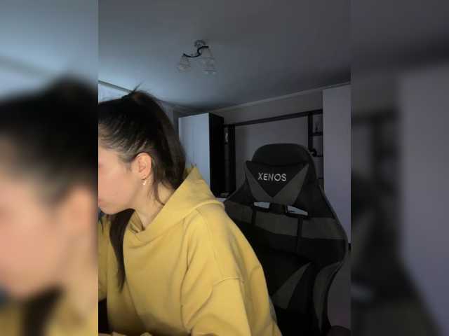 Vika19981 live cam on BongaCams
