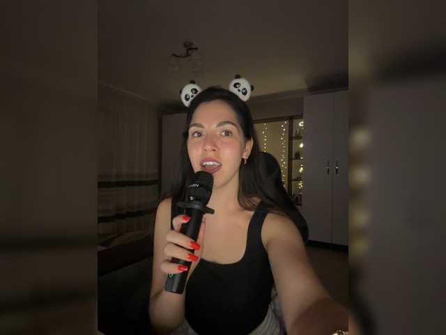 Vika19981 live cam on BongaCams