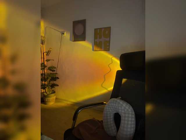 Vika19981 live cam on BongaCams