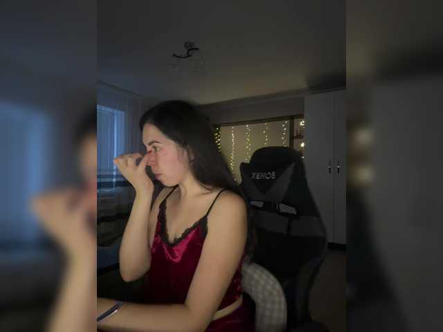 Vika19981 live cam preview