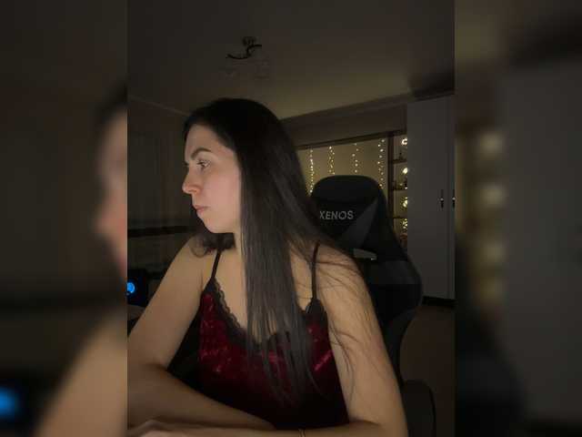 Vika19981 live cam on BongaCams