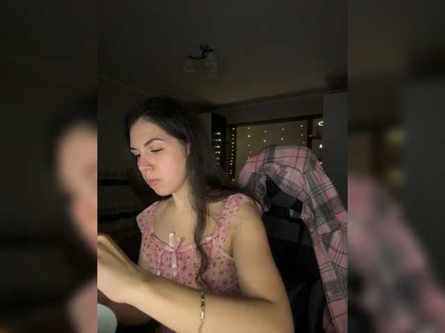 Vika19981 live cam on BongaCams