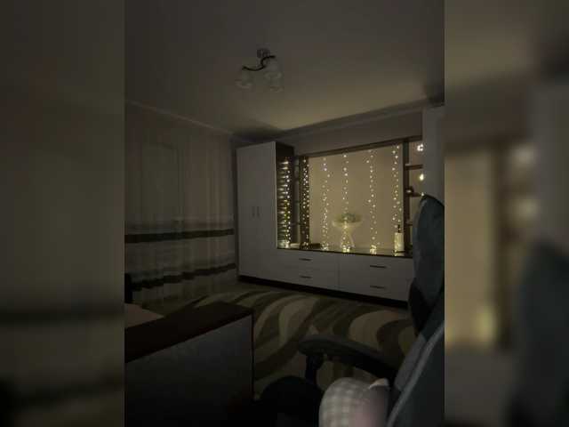 Vika19981 live on BongaCams