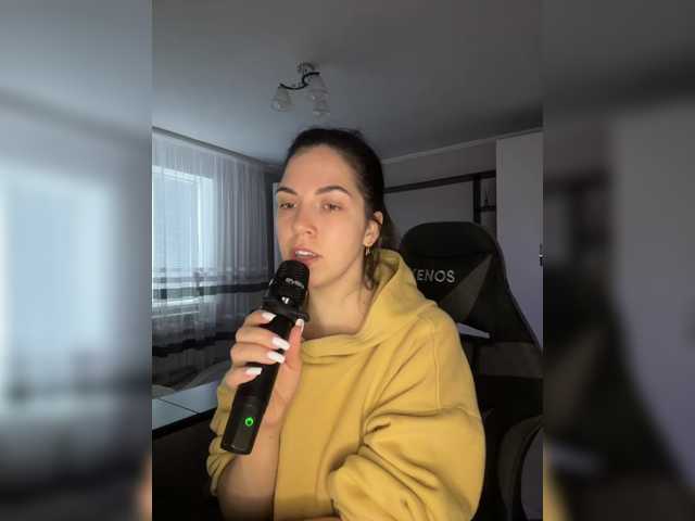 Vika19981 live cam on BongaCams