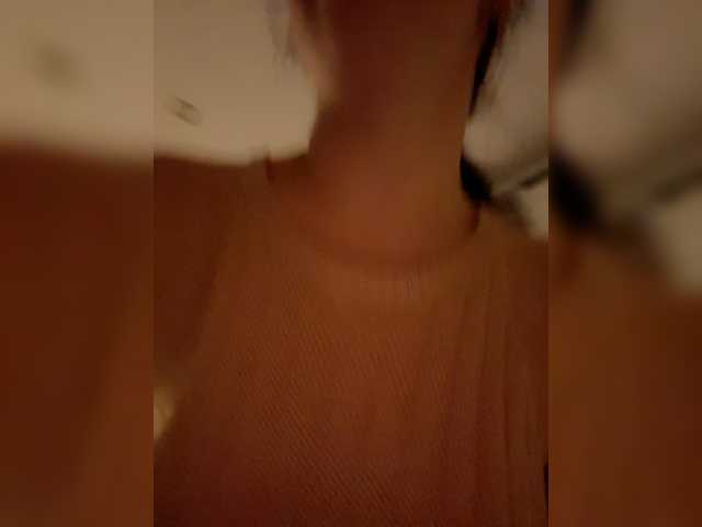 Vika19981 live cam on BongaCams