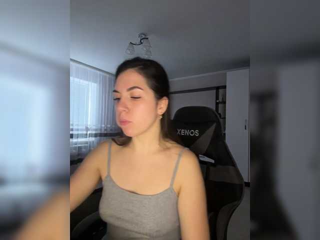 Vika19981 live cam on BongaCams