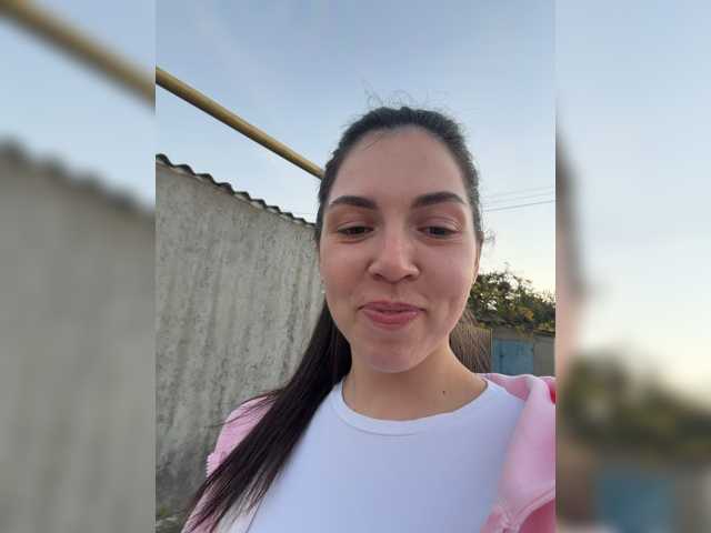 Vika19981 live cam on BongaCams