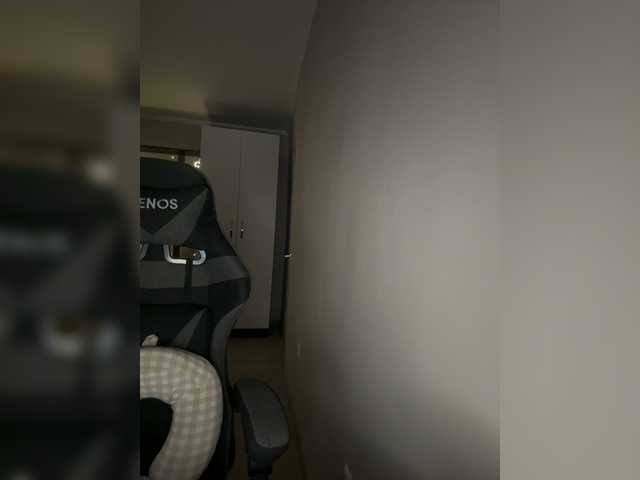 Vika19981 live cam on BongaCams