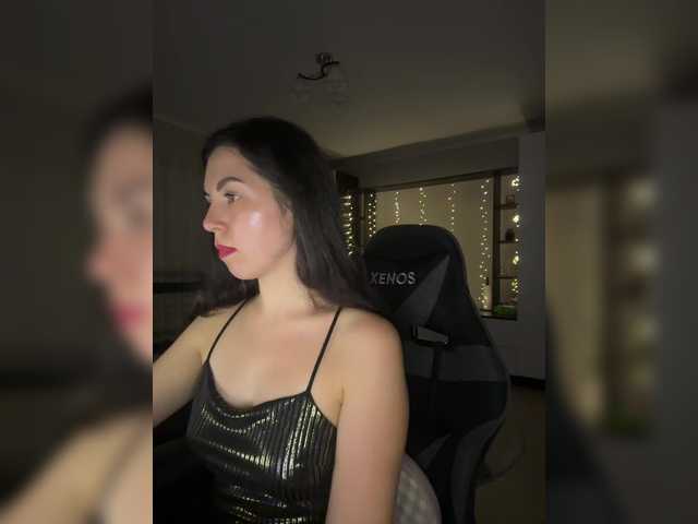 Vika19981 live cam on BongaCams