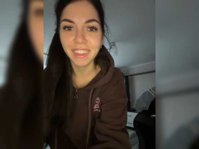 Vika19981 live cam on BongaCams