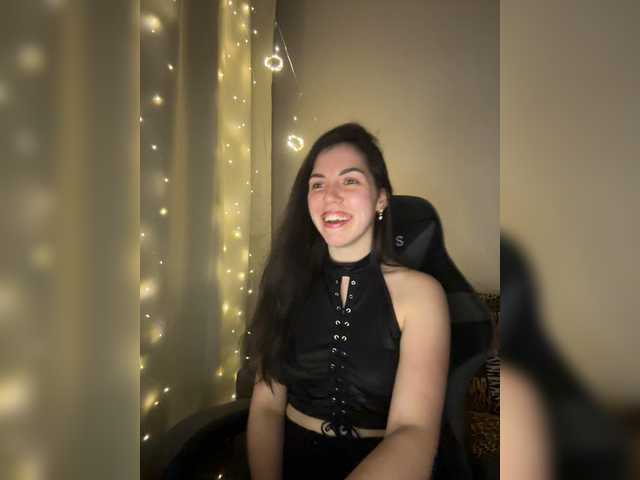 Vika19981 live cam on BongaCams